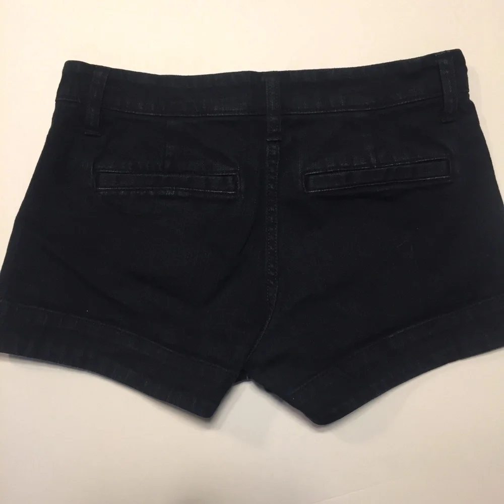 Old Navy Women’s Shorts - Picture 5 of 5